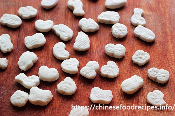 Chinese Qixi Festival Cake Recipe, 8 steps to make it 9 Chinese Qixi Festival Cake Recipe, 8 steps to make it 6