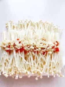 Flammulina with garlic, 1 delicious Chinese dish 6
