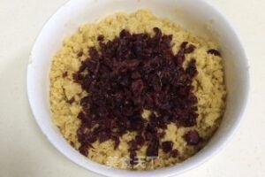 how to make cranberries coconut moon cake? 15 Coconut Cranberry Moon Cake Steps 12