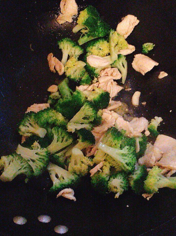 1 Easy Way to Broccoli Pan Fry Chicken 6 broccoli pan-fry chicken recipe step 5